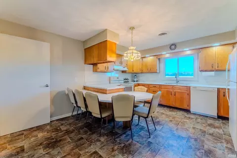 Kitchen - 2552 S 75 E Rd, Wabash, IN 46992 photo 1 of 4