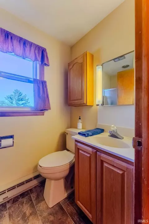 Bath - 2552 S 75 E Rd, Wabash, IN 46992 photo 2 of 4