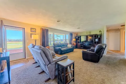 Living - 2552 S 75 E Rd, Wabash, IN 46992 photo 2 of 5