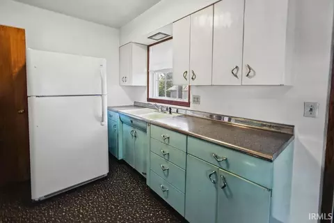 Kitchen - 500 E Dodds St, Bloomington, IN 47401 photo 1 of 3