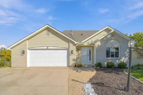 10905 Trailwood Ln, New Haven, IN 46774