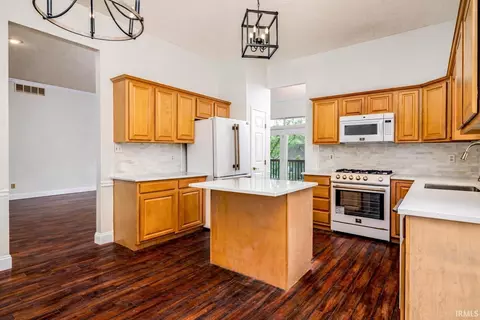 Kitchen - 2254 S Olde Mill Dr, Bloomington, IN 47401 photo 1 of 3