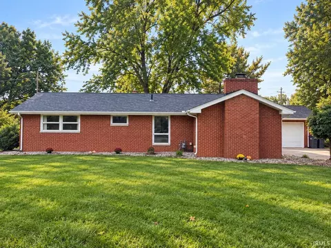1327 E Reynolds St, Goshen, IN 46528