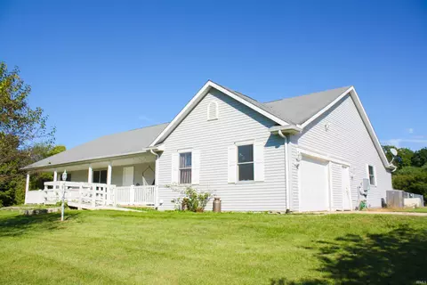 Exterior - 62814 Ash Rd, Wakarusa, IN 46573 photo 3 of 9