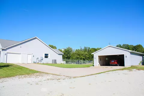 Exterior - 62814 Ash Rd, Wakarusa, IN 46573 photo 6 of 9