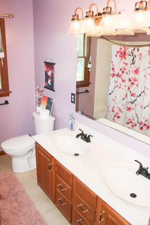 Bath - 62814 Ash Rd, Wakarusa, IN 46573 photo 4 of 9