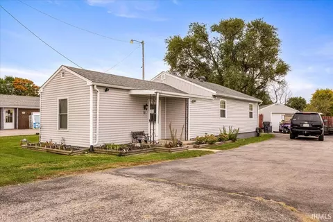 749 W Jackson St, Parker City, IN 47368