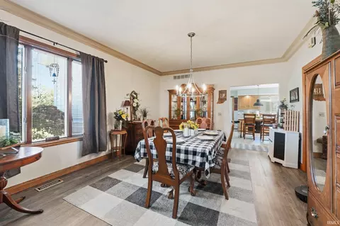 Dining - 532 E Central, Bluffton, IN 46714 photo 1 of 2