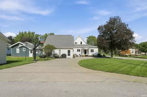 Exterior - 532 E Central, Bluffton, IN 46714 photo 9 of 10
