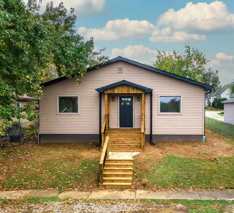222 Dale St, Oakland City, IN 47660