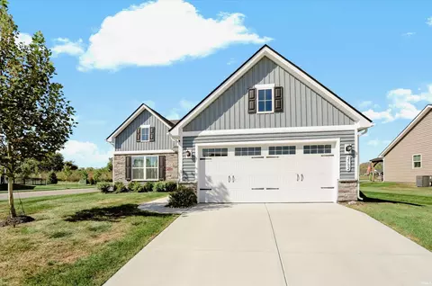 2702 Sand Hollow Dr, Lebanon, IN 46052