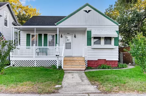 815 W 6th St, Mishawaka, IN 46544