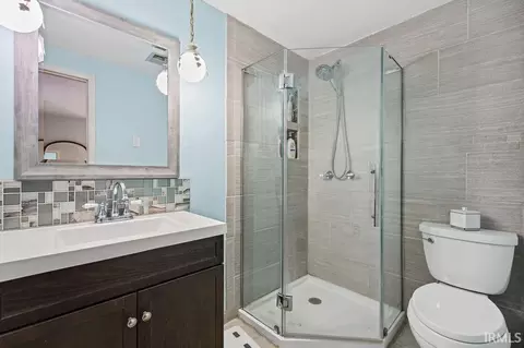 Bath - 102 Riverview Rd, Warren, IN 46792 photo 1 of 3