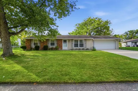 4916 Greenfield Dr, Fort Wayne, IN 46835