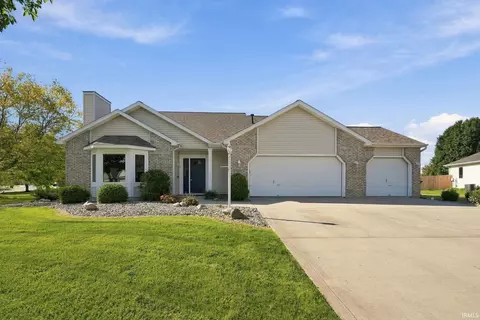 9424 Greyhawk Dr, Fort Wayne, IN 46835
