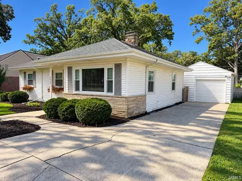 Exterior - 2425 Springfield Ave, Fort Wayne, IN 46805 photo 2 of 7