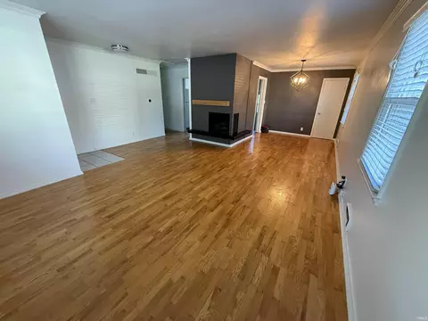 Living - 2425 Springfield Ave, Fort Wayne, IN 46805 photo 1 of 3