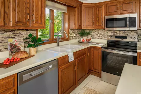 Kitchen - 25 Country Estates Dr, Mitchell, IN 47446 photo 4 of 6