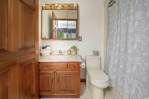 Bath - 25 Country Estates Dr, Mitchell, IN 47446 photo 1 of 3
