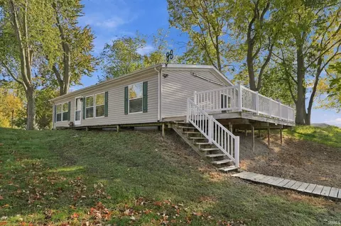 6479 E Mcguire Rd, Churubusco, IN 46723
