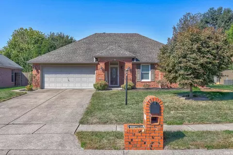 1837 Colonnade Ct, Evansville, IN 47715