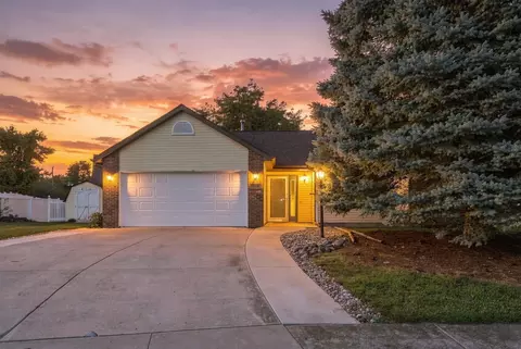 306 Morning Wind Pl, Kendallville, IN 46755