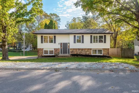 100 N Langley Dr, Ellettsville, IN 47429