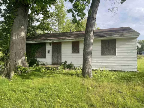 1704 Dewey St, Anderson, IN 46016