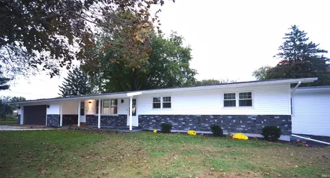1900 Hillcrest Ave, Plymouth, IN 46563