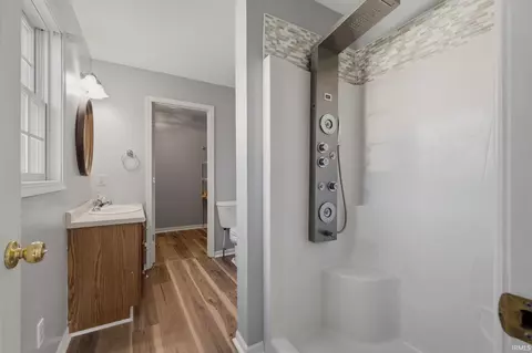 Bath - 211 Vanmalson Dr, Warren, IN 46792 photo 1 of 4