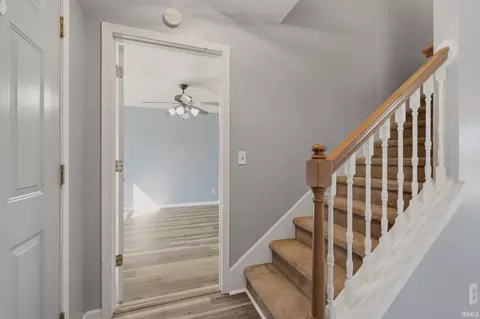 Entry Way - 211 Vanmalson Dr, Warren, IN 46792 photo 2 of 2