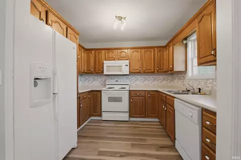 Kitchen - 211 Vanmalson Dr, Warren, IN 46792 photo 1 of 3