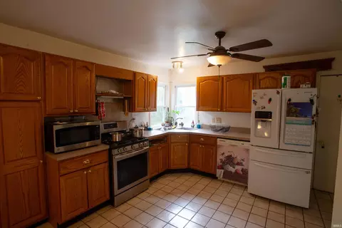 Kitchen - 3205 W Devon Rd, Muncie, IN 47304 photo 1 of 4