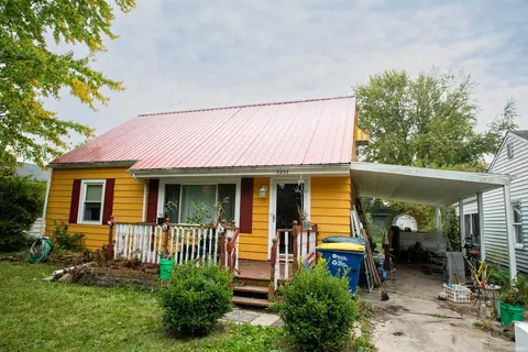 3205 W Devon Rd, Muncie, IN 47304