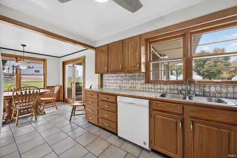 Kitchen - 1175 W Bell Rd, Bloomington, IN 47404 photo 4 of 5