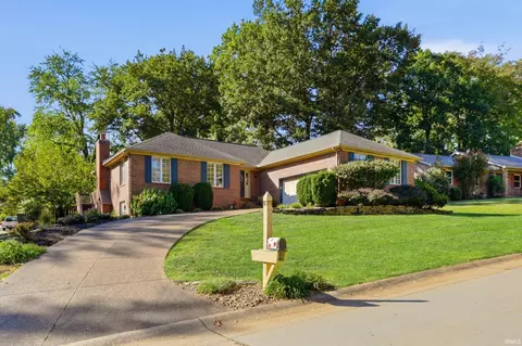 6546 Green Hill Dr, Evansville, IN 47711