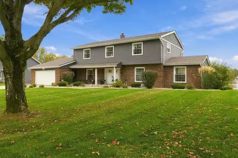 1624 E Lake Dr W, Elkhart, IN 46514