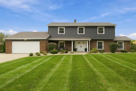 1624 E Lake Dr W, Elkhart, IN 46514