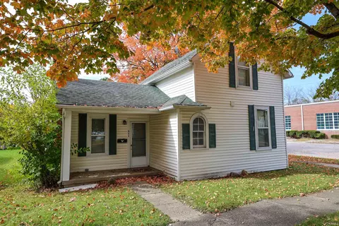 211 N Calhoun St, South Whitley, IN 46787