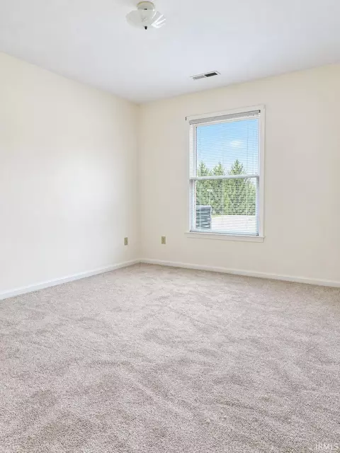 Bedroom - 3592 Manor Dr, Jasper, IN 47546 photo 1 of 5