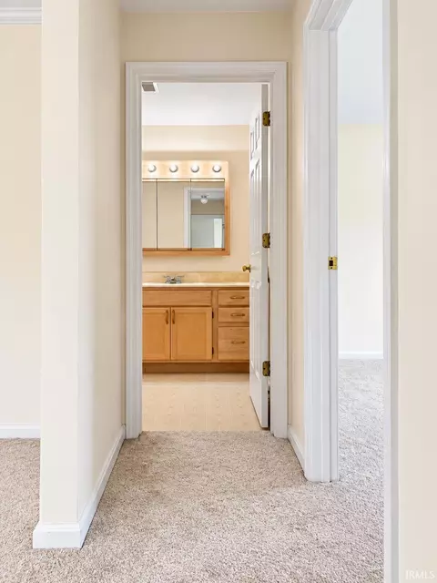 Entry Way - 3592 Manor Dr, Jasper, IN 47546 photo 3 of 4