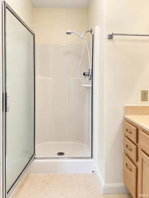 Bath - 3592 Manor Dr, Jasper, IN 47546 photo 6 of 6