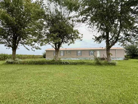 5226 S 700 E Rd, Pierceton, IN 46562