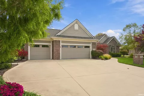 15135 Harrison Lake Cv, Fort Wayne, IN 46814