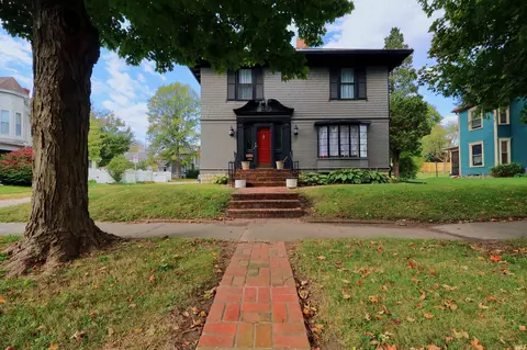 446 S Main St, Winchester, IN 47394