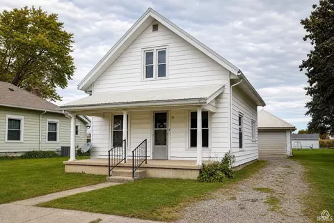 211 W North St, Royal Center, IN 46978