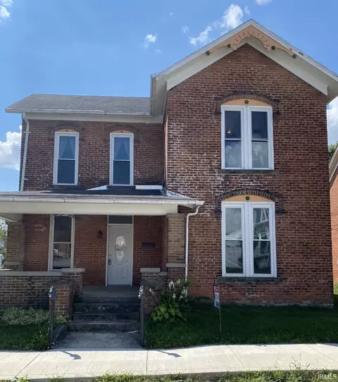 215 W Water St, Hartford City, IN 47348