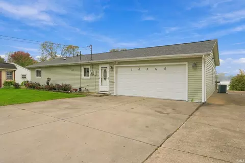 10555 N A Dr, Kendallville, IN 46755