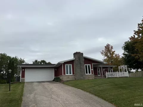 210 Hillside Dr, Hartford City, IN 47348