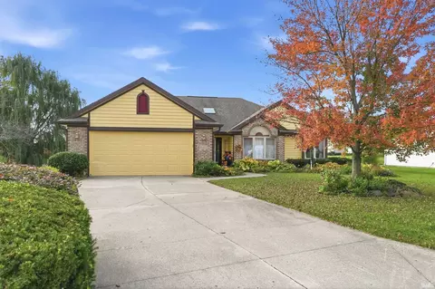 8401 Pember Brook Dr, Fort Wayne, IN 46804